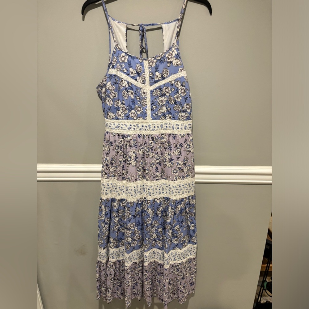 Women's Long Dress - Brand is Jessica Simpson Size Medium NWOT